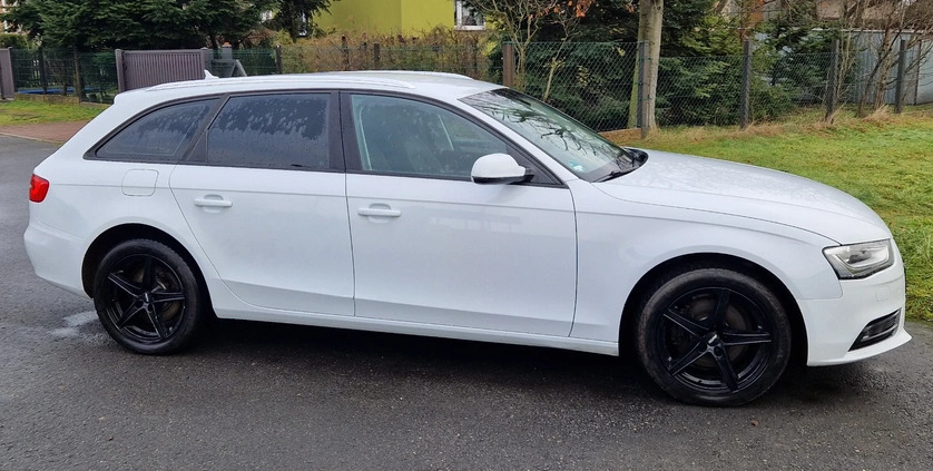 Audi A4 cena 44900 przebieg: 199000, rok produkcji 2013 z Żory małe 191